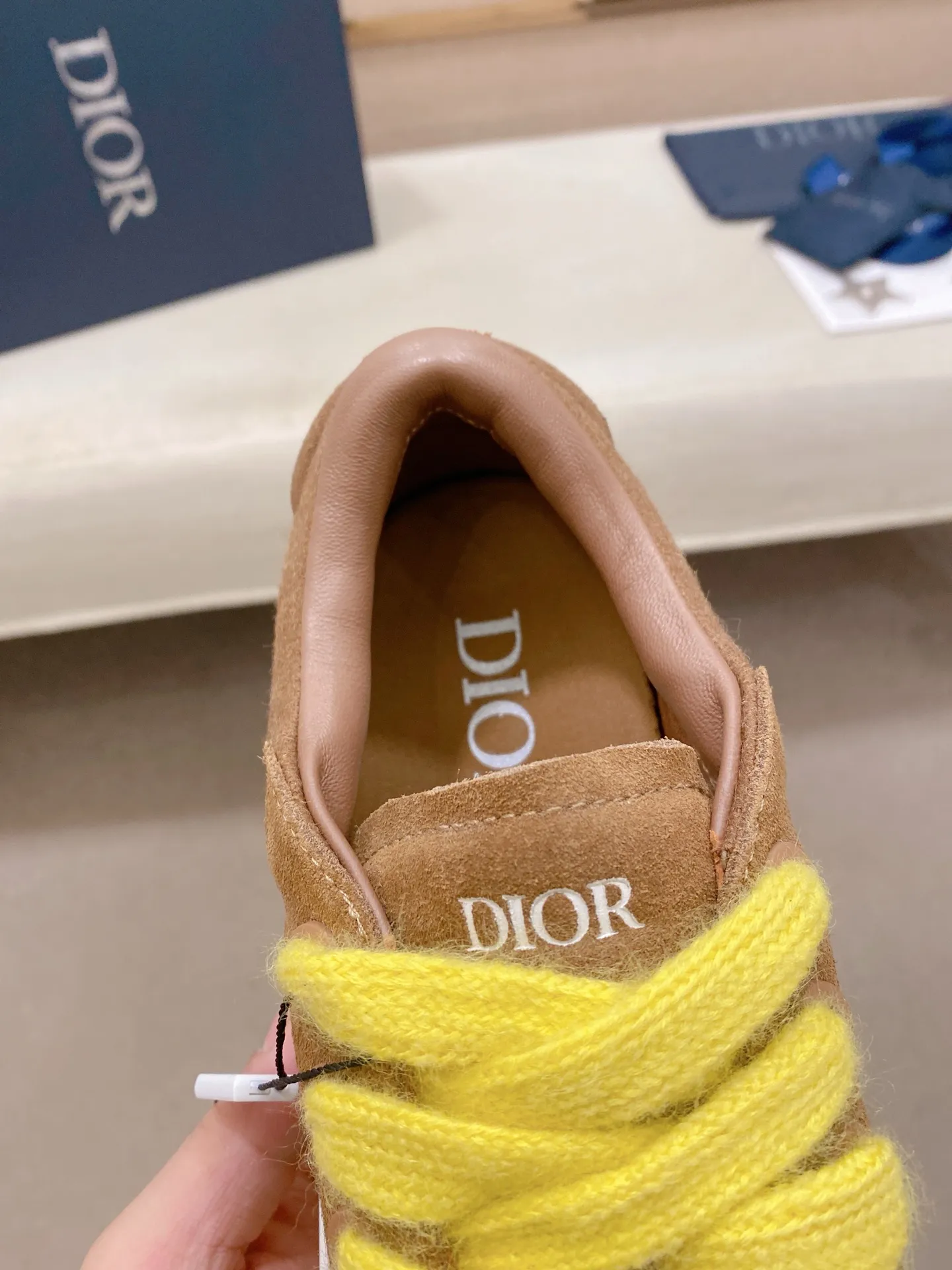 Factory price: 300 Men's shoes 💰[Dior·Dior] Top 🔍Couple style 💏🔍New casual sports style couple shoes, new four-season design, perfect workmanship, lace-up lazy style to create cabinet quality, upper: imported first-layer cowhide, sheepskin lining is soft and comfortable, ultra-light TPU wear-resistant outsole, simple, versatile fashion men's shoes, excellent color code number 35--44
